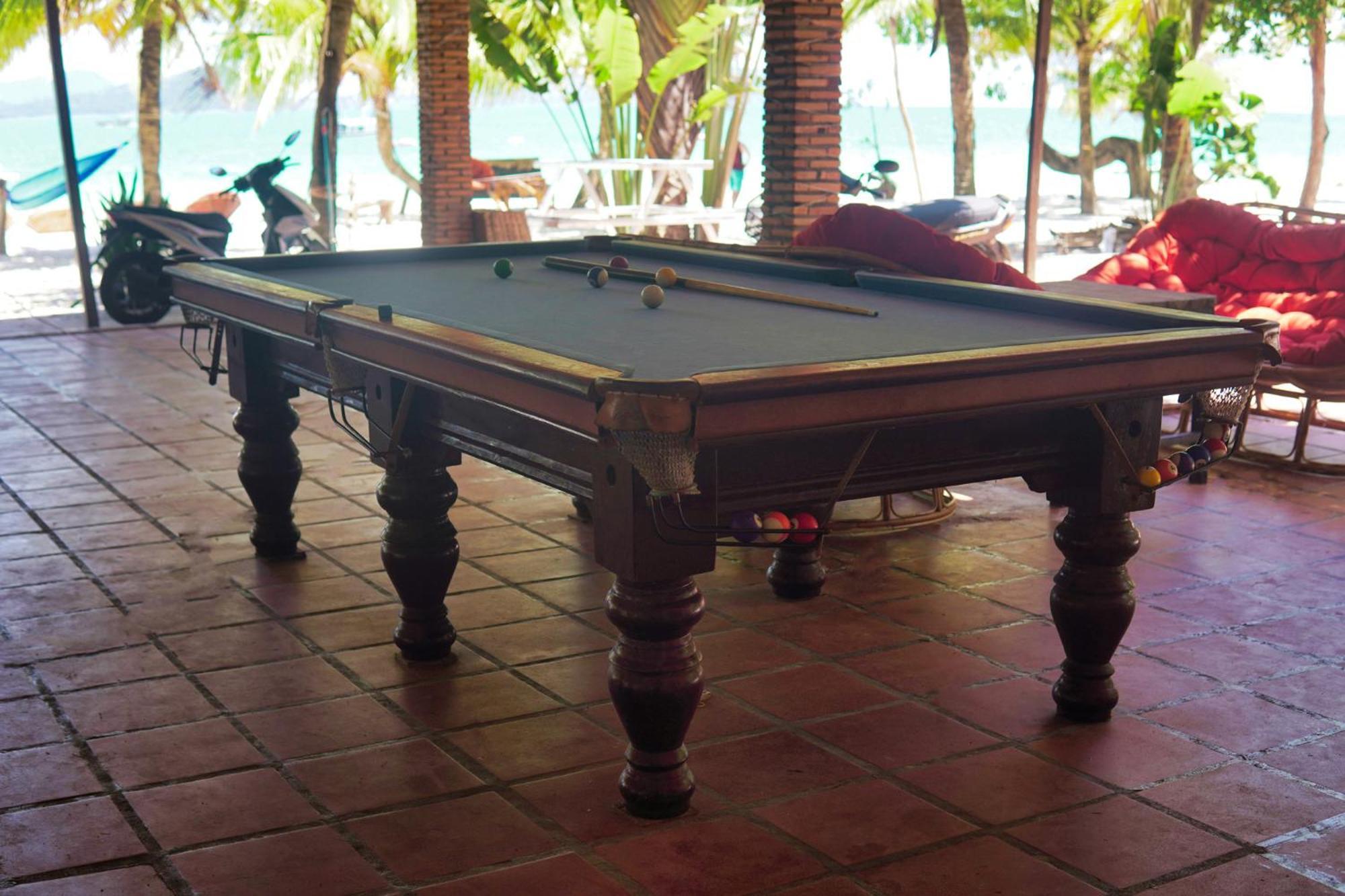 Koh Rong Beach Hostel And Bungalows Kaoh Touch Exterior photo