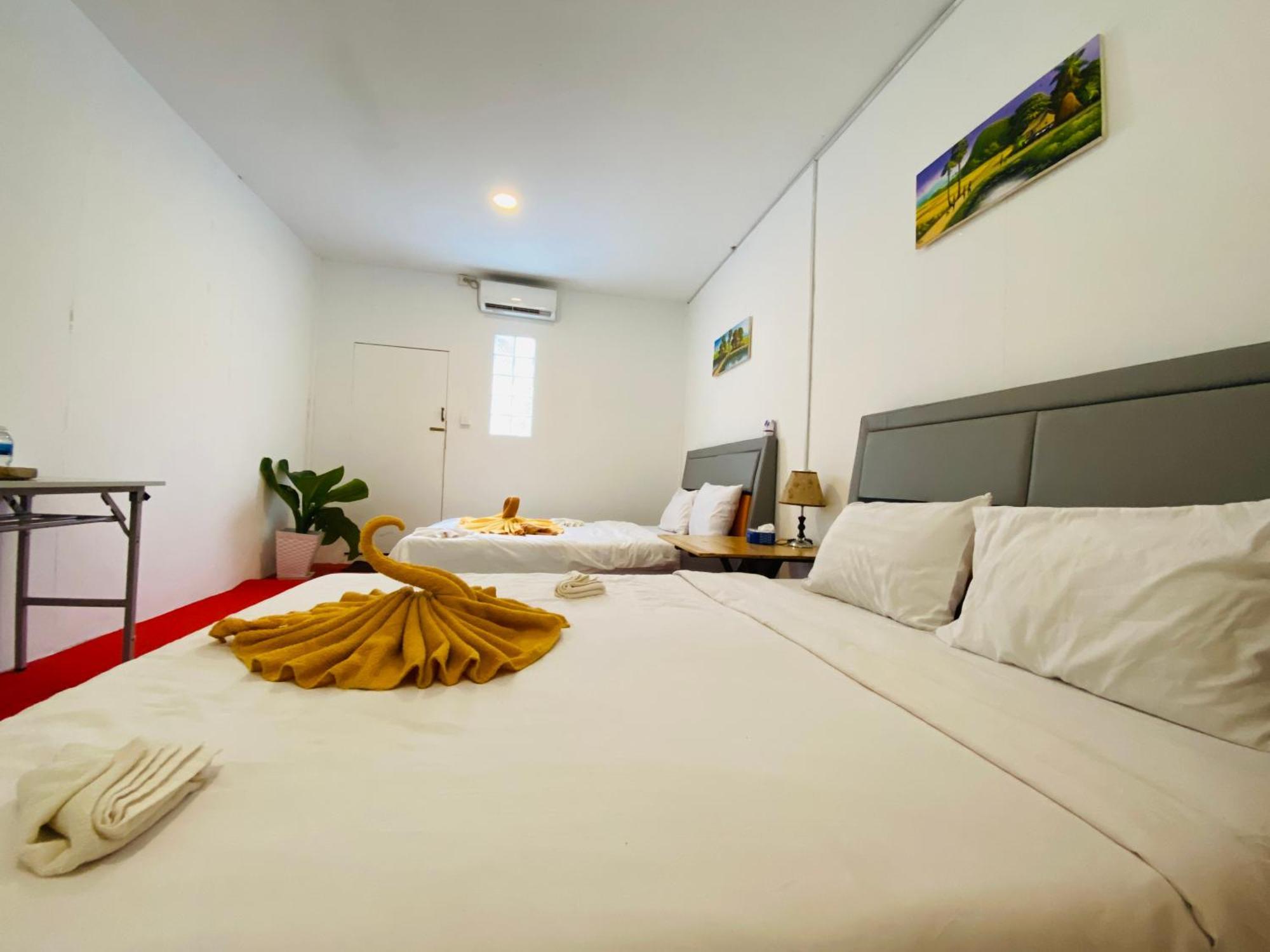 Koh Rong Beach Hostel And Bungalows Kaoh Touch Exterior photo