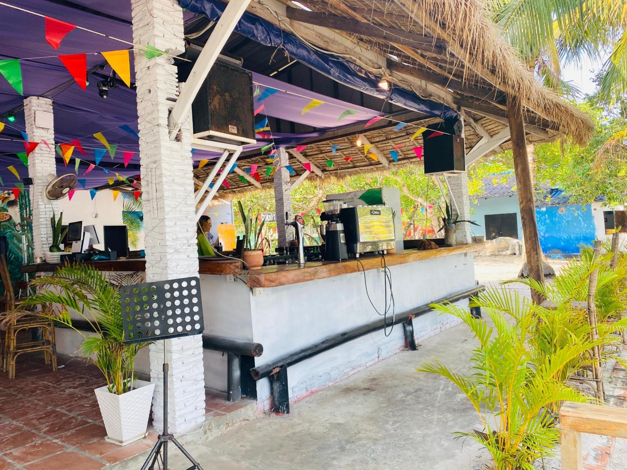 Koh Rong Beach Hostel And Bungalows Kaoh Touch Exterior photo